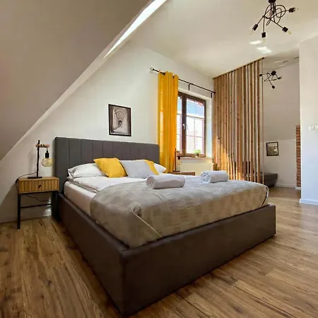Cudnajem Old Town - Premium Apartman *