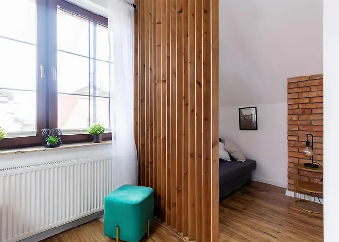 Cudnajem Old Town - Premium